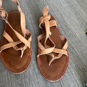 Lucky Brand. Leather sandals.
